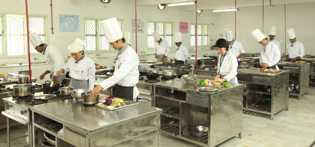 From First Opening to Expansion: Picking a CMS That Fits Your Restaurant